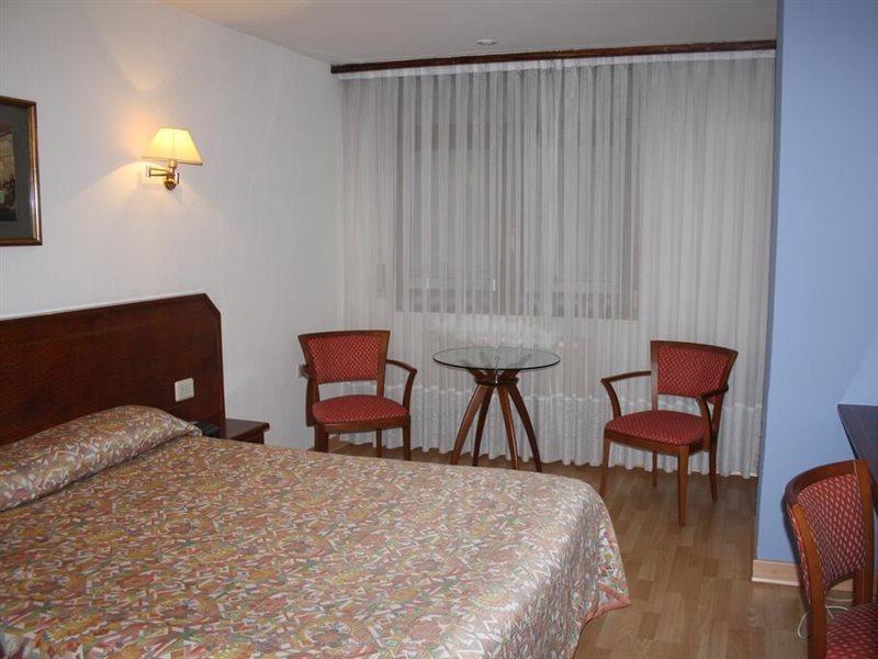 Hotel Unzaga Plaza เอบาร์ ภายนอก รูปภาพ