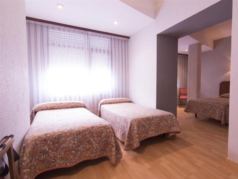 Hotel Unzaga Plaza เอบาร์ ภายนอก รูปภาพ