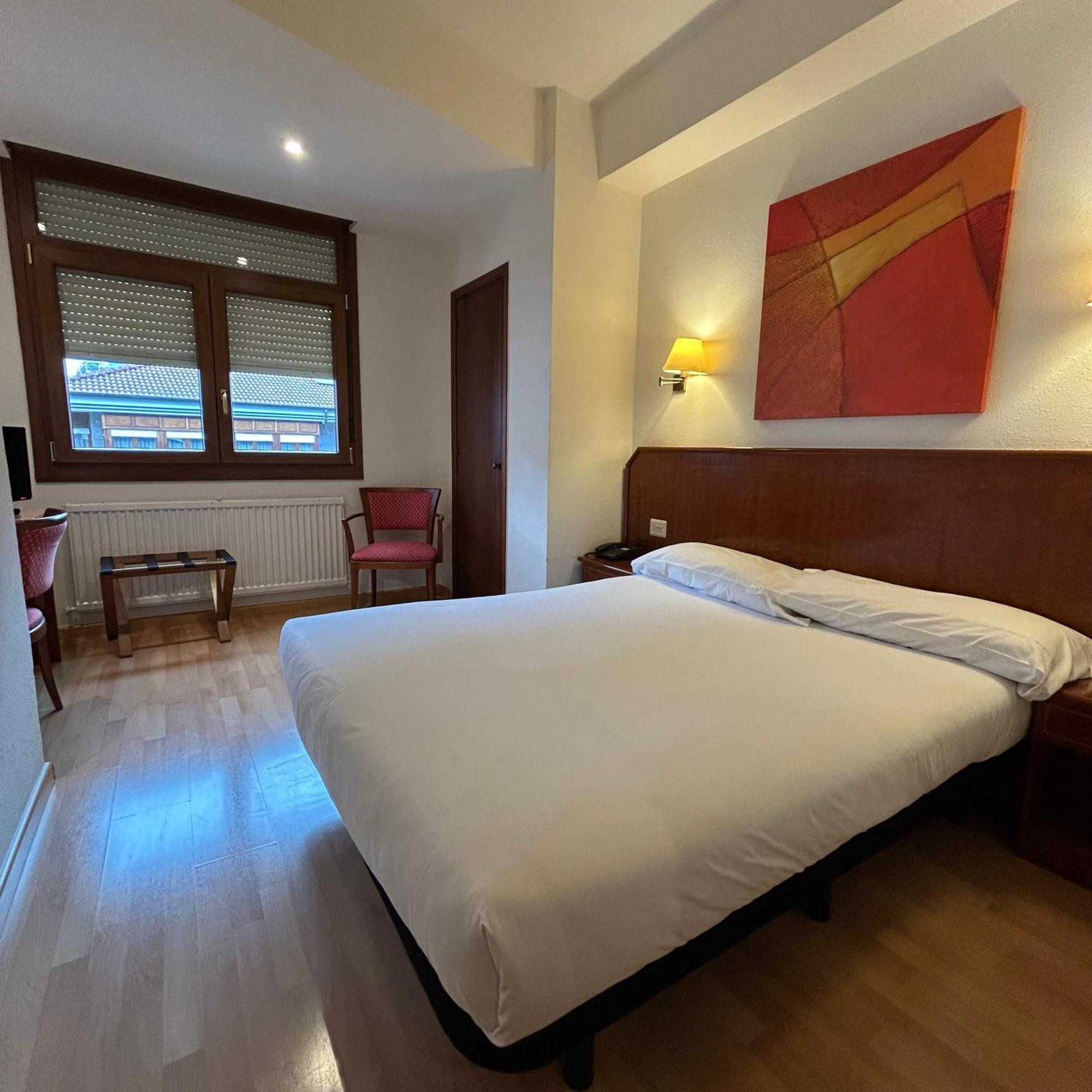 Hotel Unzaga Plaza เอบาร์ ภายนอก รูปภาพ