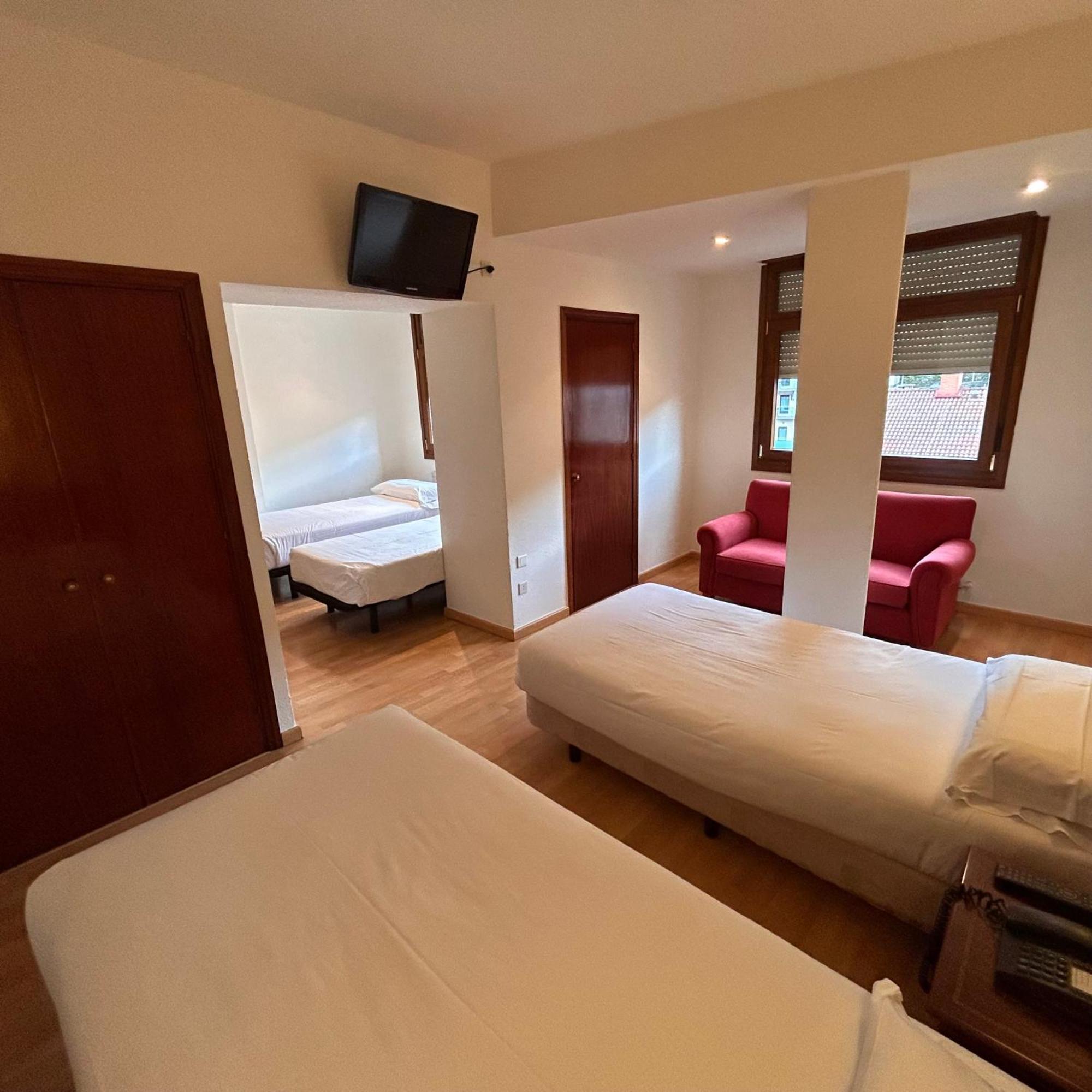Hotel Unzaga Plaza เอบาร์ ภายนอก รูปภาพ