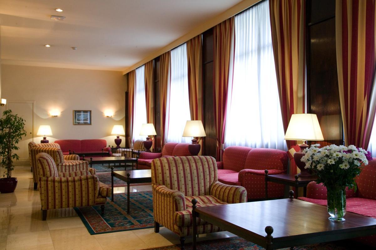 Hotel Unzaga Plaza เอบาร์ ภายนอก รูปภาพ
