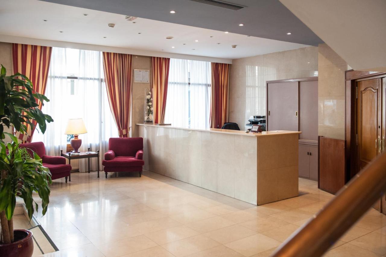 Hotel Unzaga Plaza เอบาร์ ภายนอก รูปภาพ