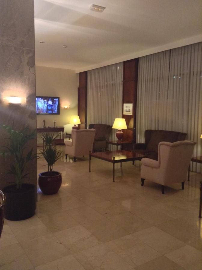 Hotel Unzaga Plaza เอบาร์ ภายนอก รูปภาพ