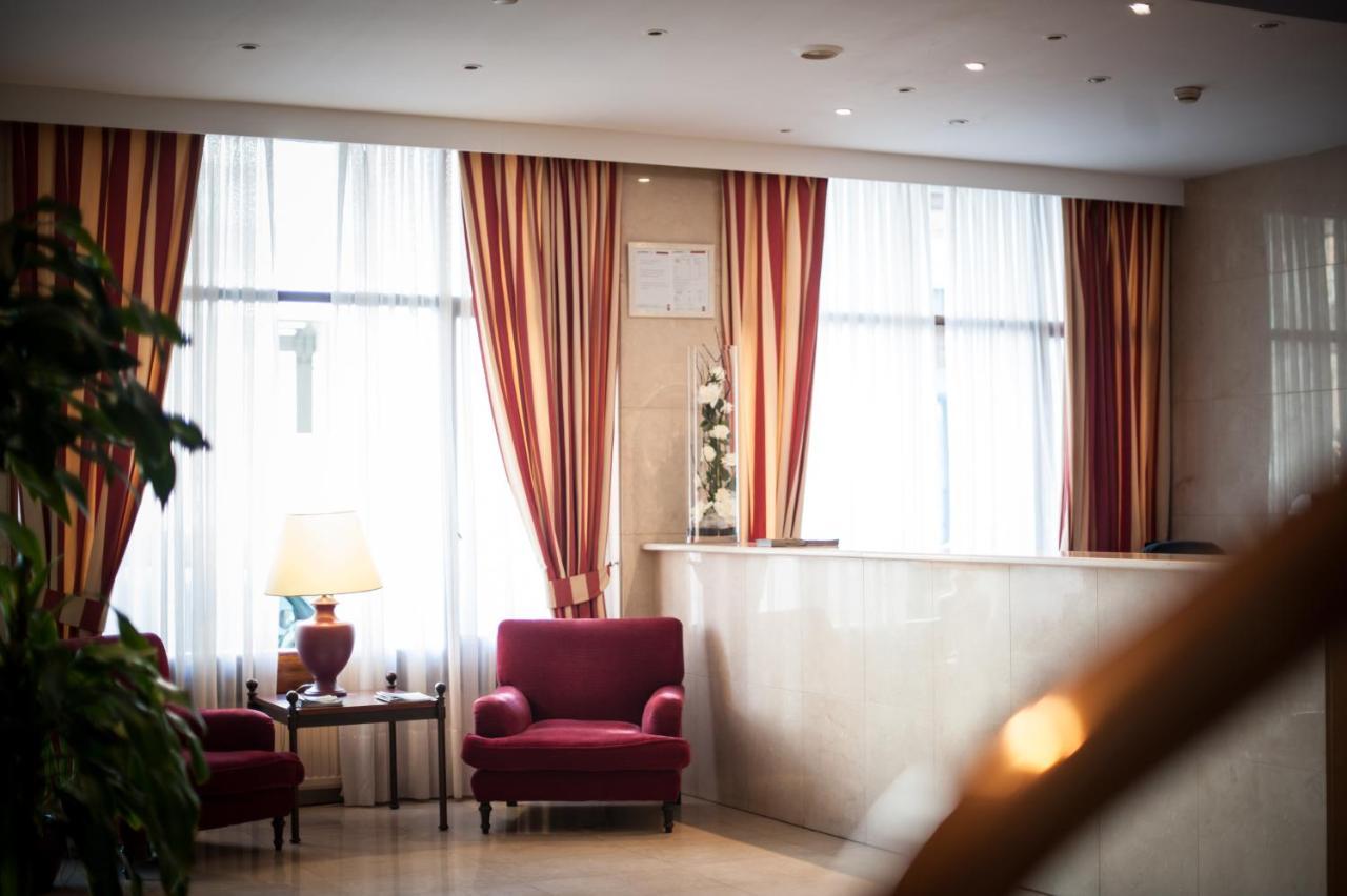 Hotel Unzaga Plaza เอบาร์ ภายนอก รูปภาพ