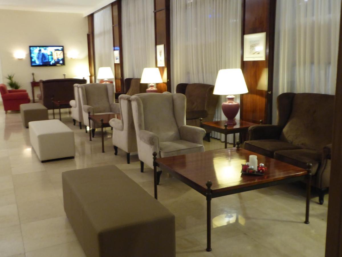 Hotel Unzaga Plaza เอบาร์ ภายนอก รูปภาพ